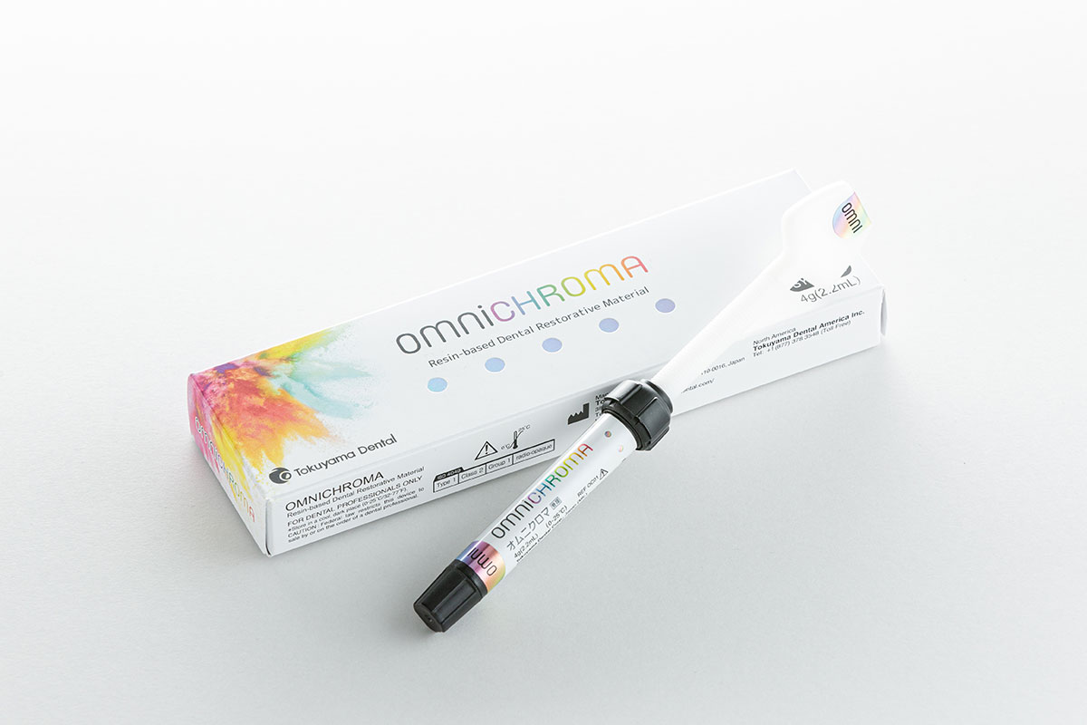 фото OMNICHROMA Universal Composite, Syringe 4.0 g (Tokuyama, Japan) 