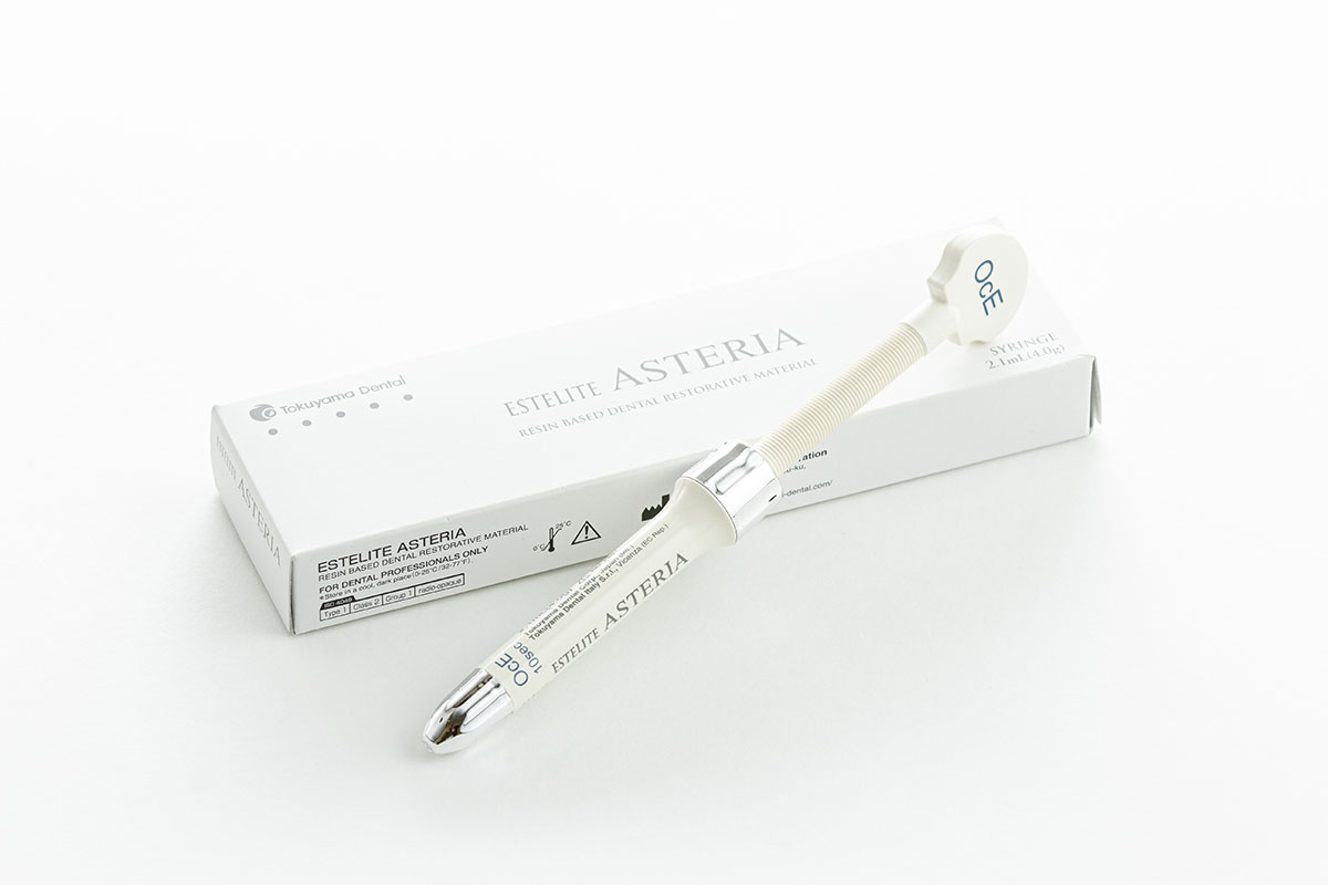 фото Estelite Asteria Restorative Composite, Syringe 4.0 g (Tokuyama, Japan) 