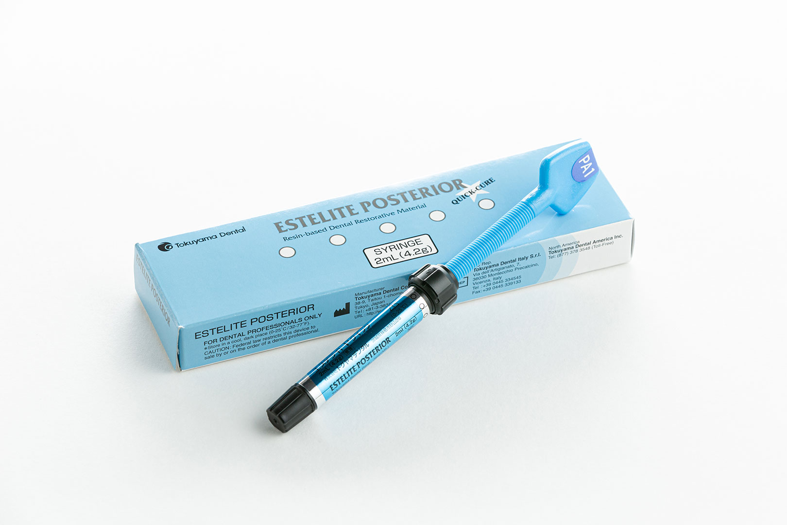 фото Estelite Posterior Restorative Composite, Syringe 4.2 g (Tokuyama, Japan) 